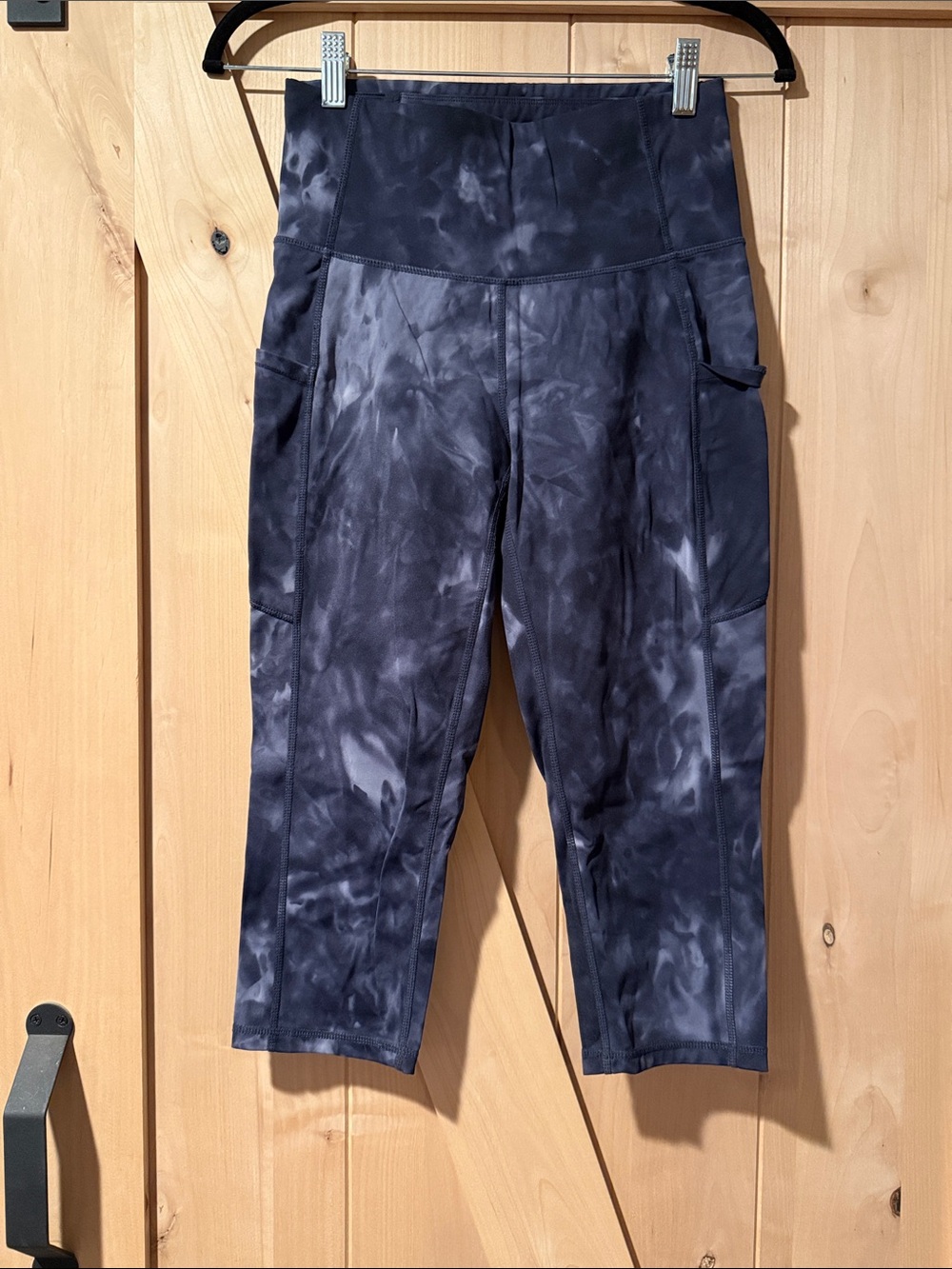 High-Waist Navy Tie-Dye Active Capri Leggings